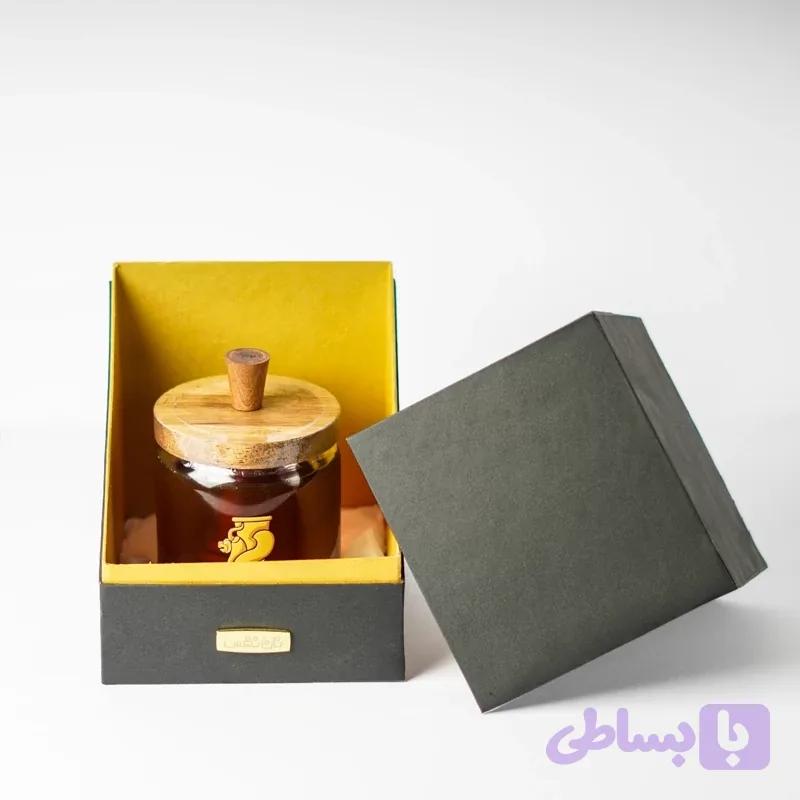 عسل با جعبه کادویی مناسب برای هدیه دادن