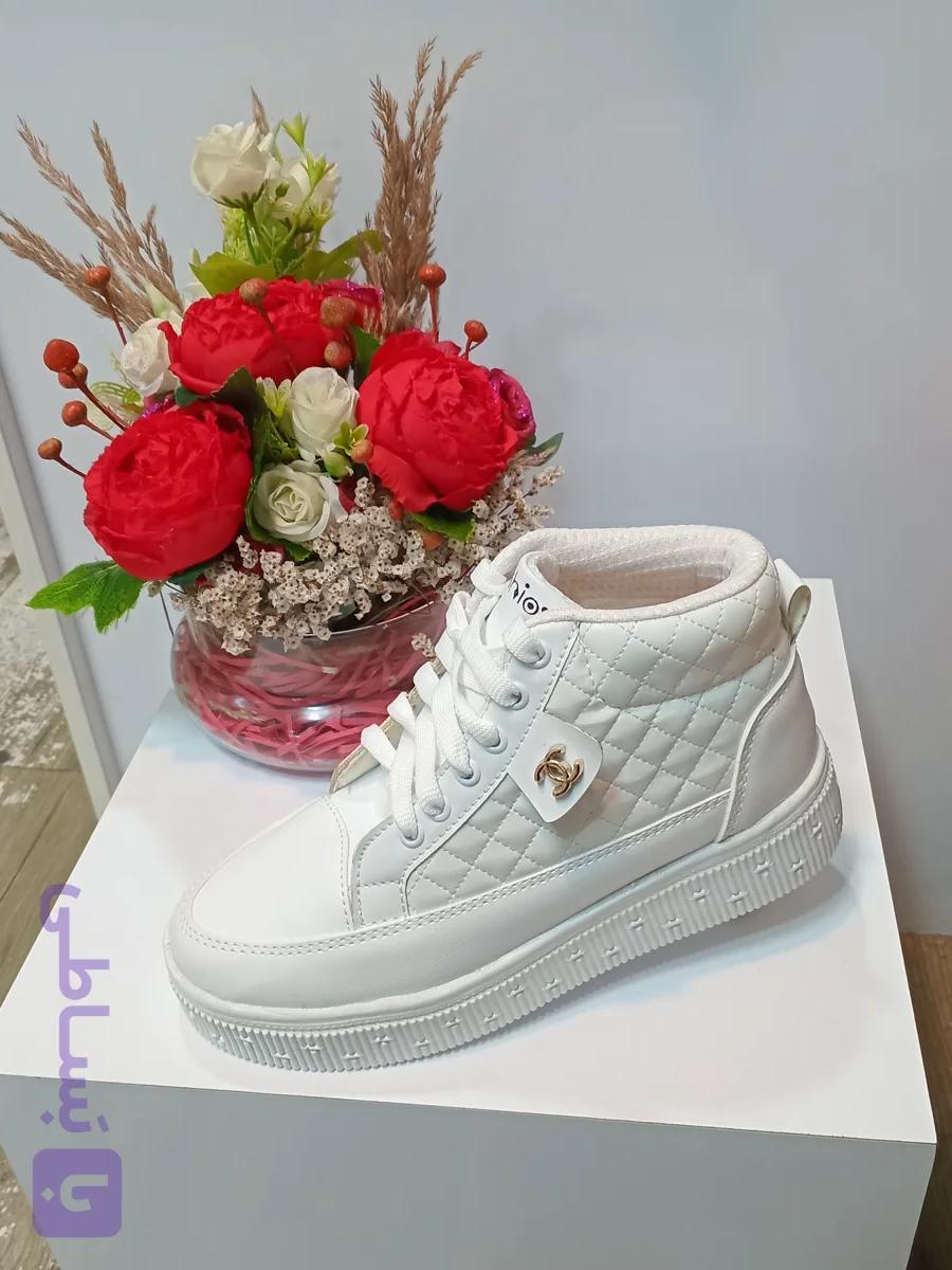 کتانی ساقدار زنانه طرح شنل (Chanel) - رویه چرم کوبیده و زیره طبی مقاوم - ونس ساقدار زنانه- نیم بوت شنل