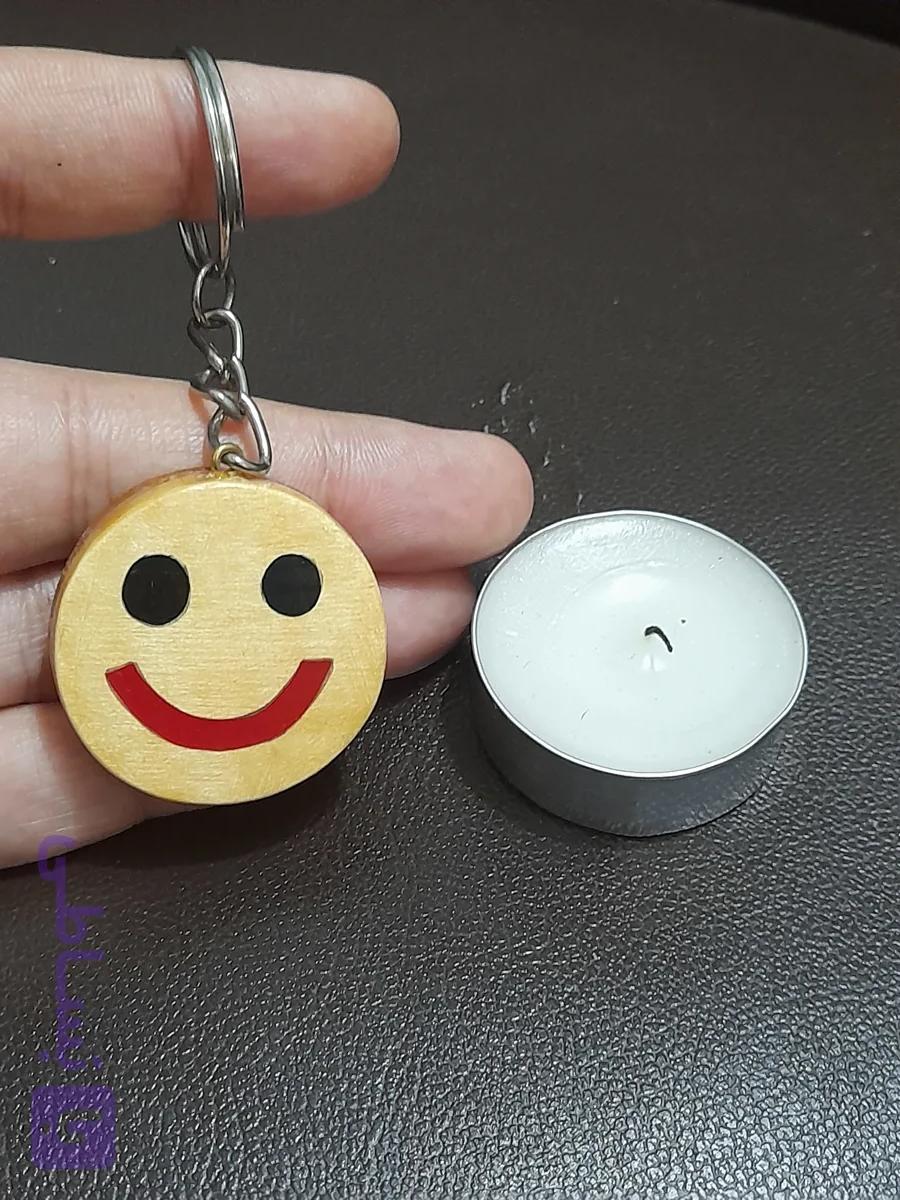 جاسوئیچی چوبی طرح استیکر لبخند