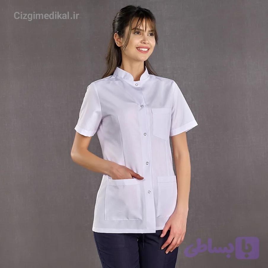 روپوش پزشکی زنانه چیزگی مدیکال مدل یقه ایستاده آستین کوتاه — تصویر 1