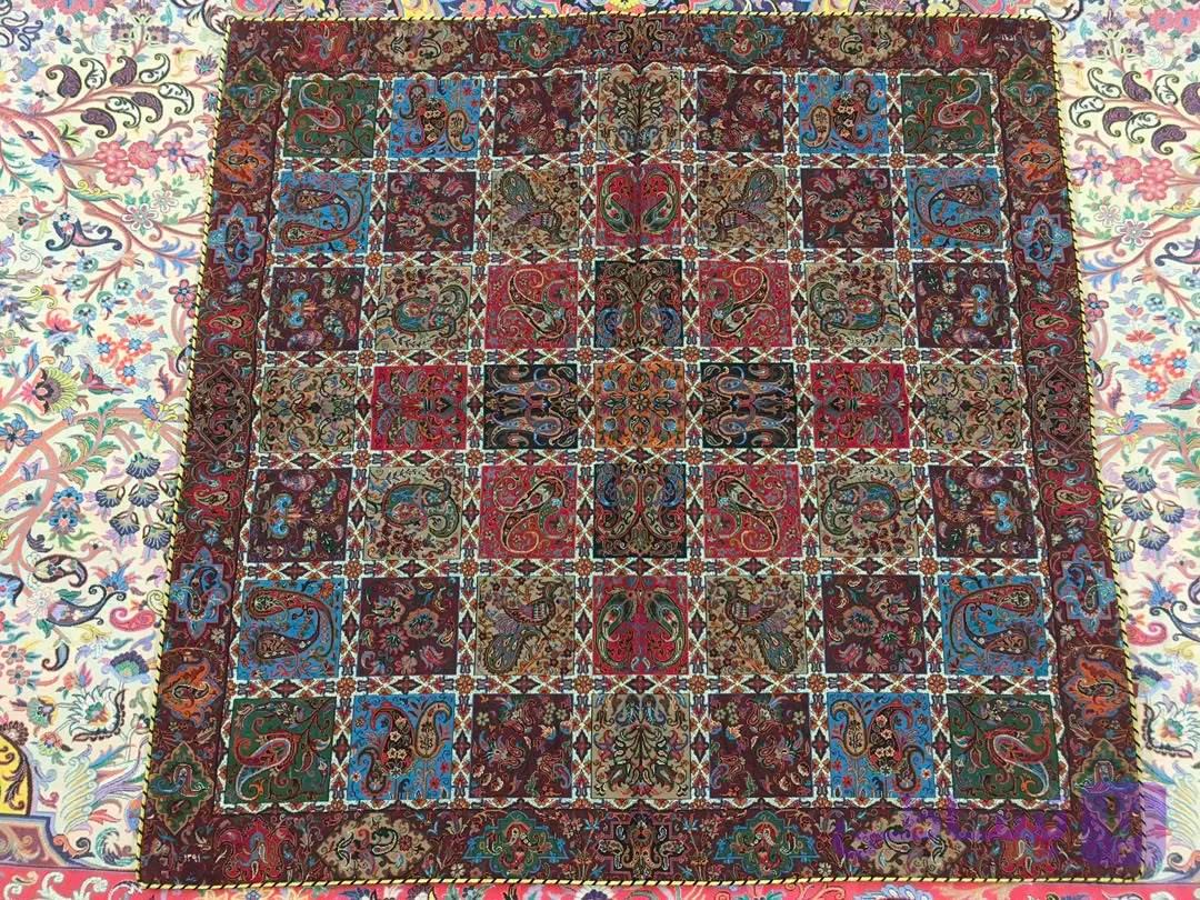 رومیزی ترمه ابریشم طرح داریوش کد 2