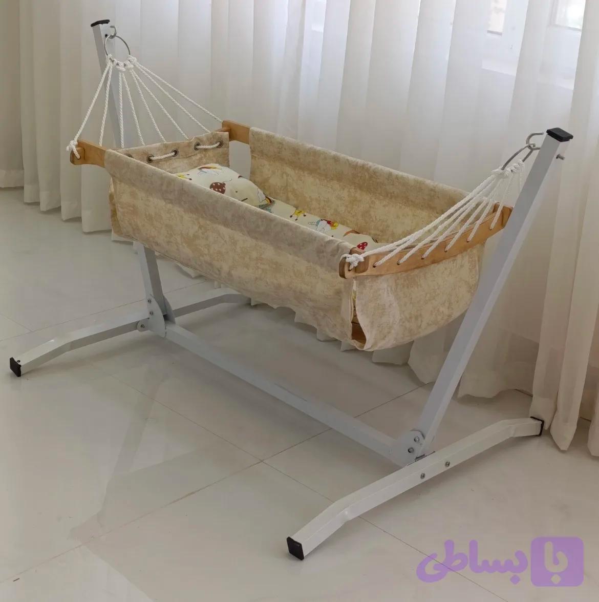 گهواره فلزی (تولیدی)