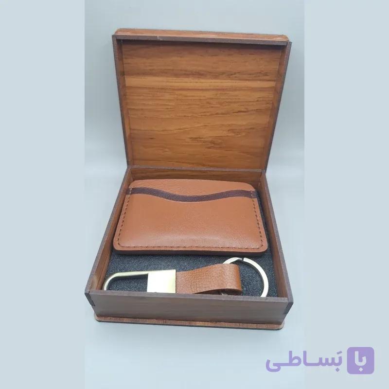 ست کادویی جاکارتی و جاکلیدی چرم طبیعی بهمراه جعبه چوبی