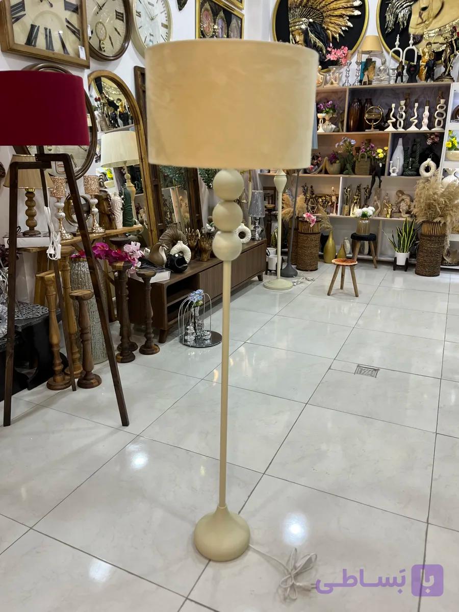 آباژور ایستاده فلزی کرم رنگ ارتفاع ۱۵۵سانتی متر
