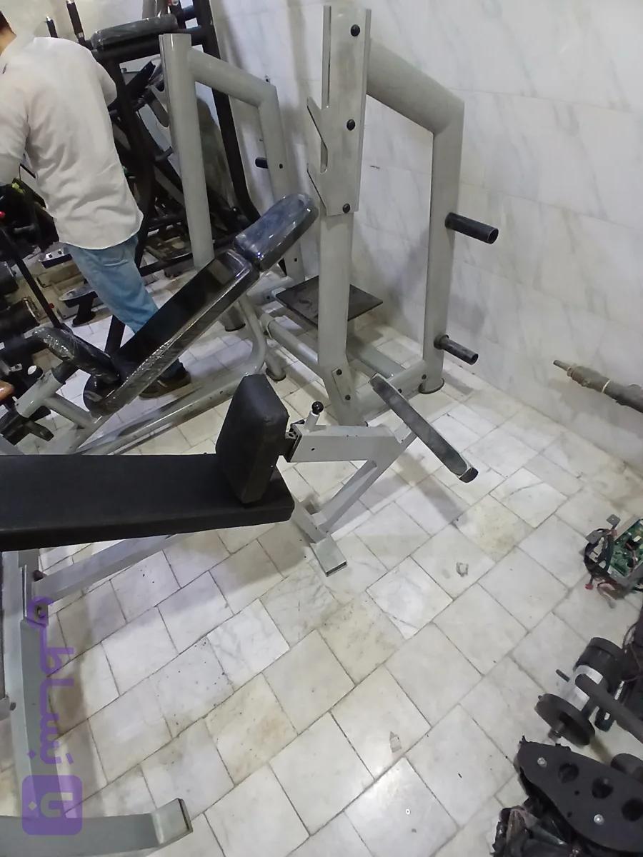 میز پرس بالا سینه دست دو سالموو تمیز شرکتی