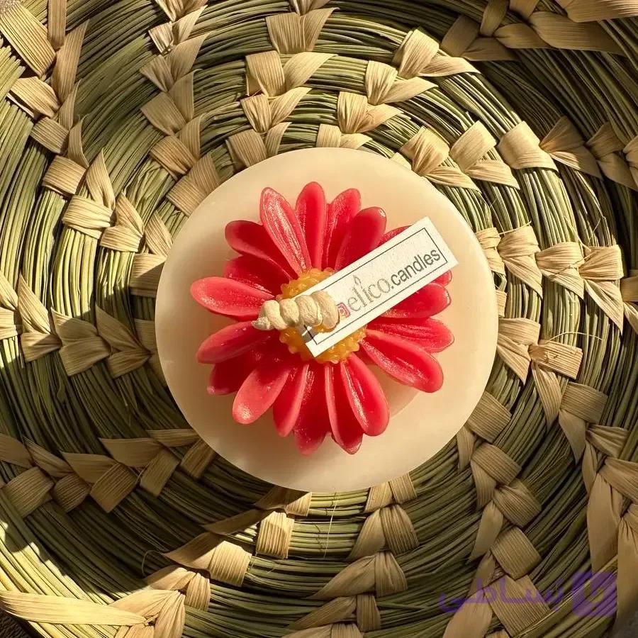 شمع استوانه‌ای طرح گل بابونه (شمع گل‌دار) — تصویر 1