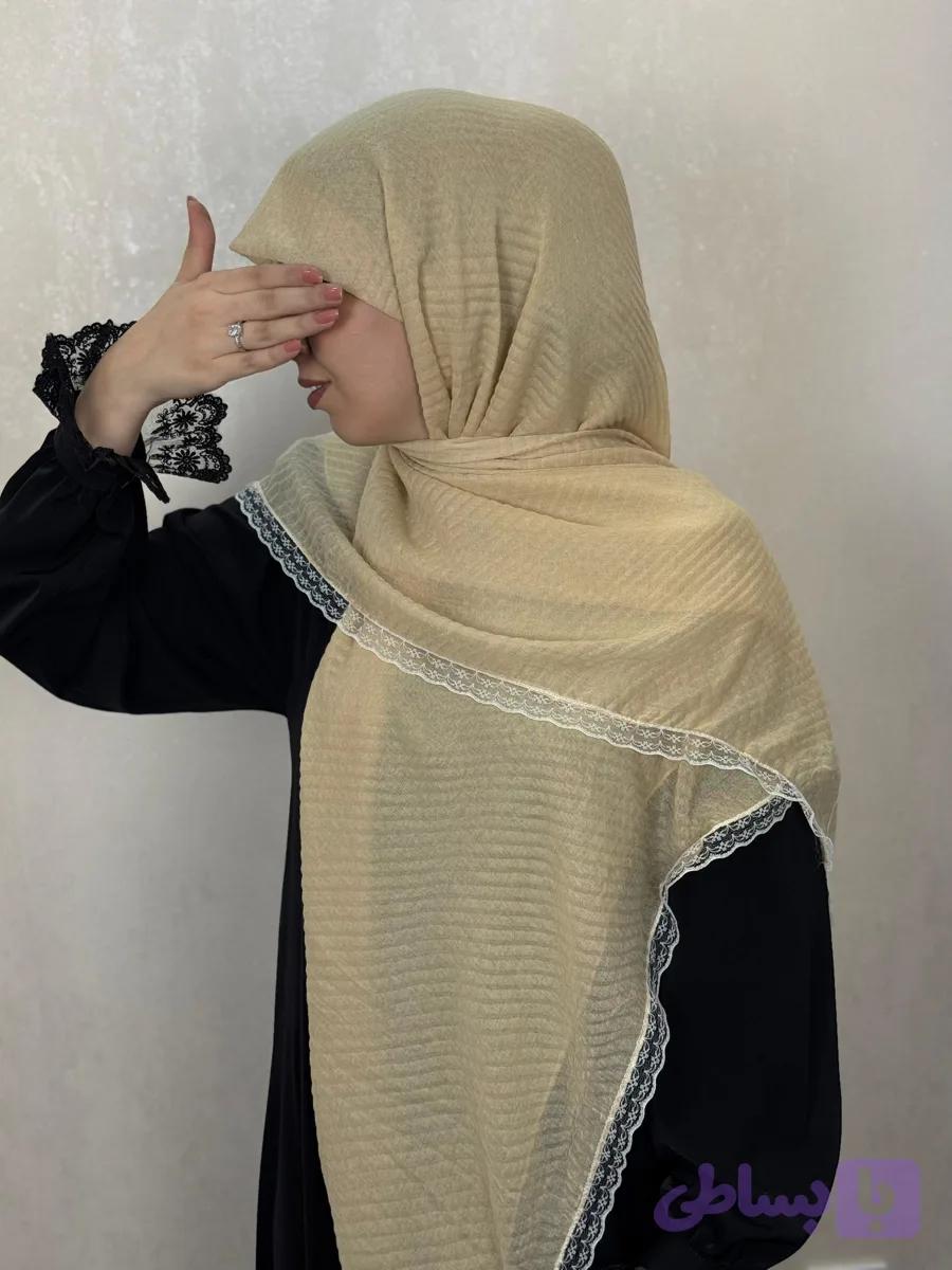 روسری پیلیسه دور دانتل رنگ کرم روشن