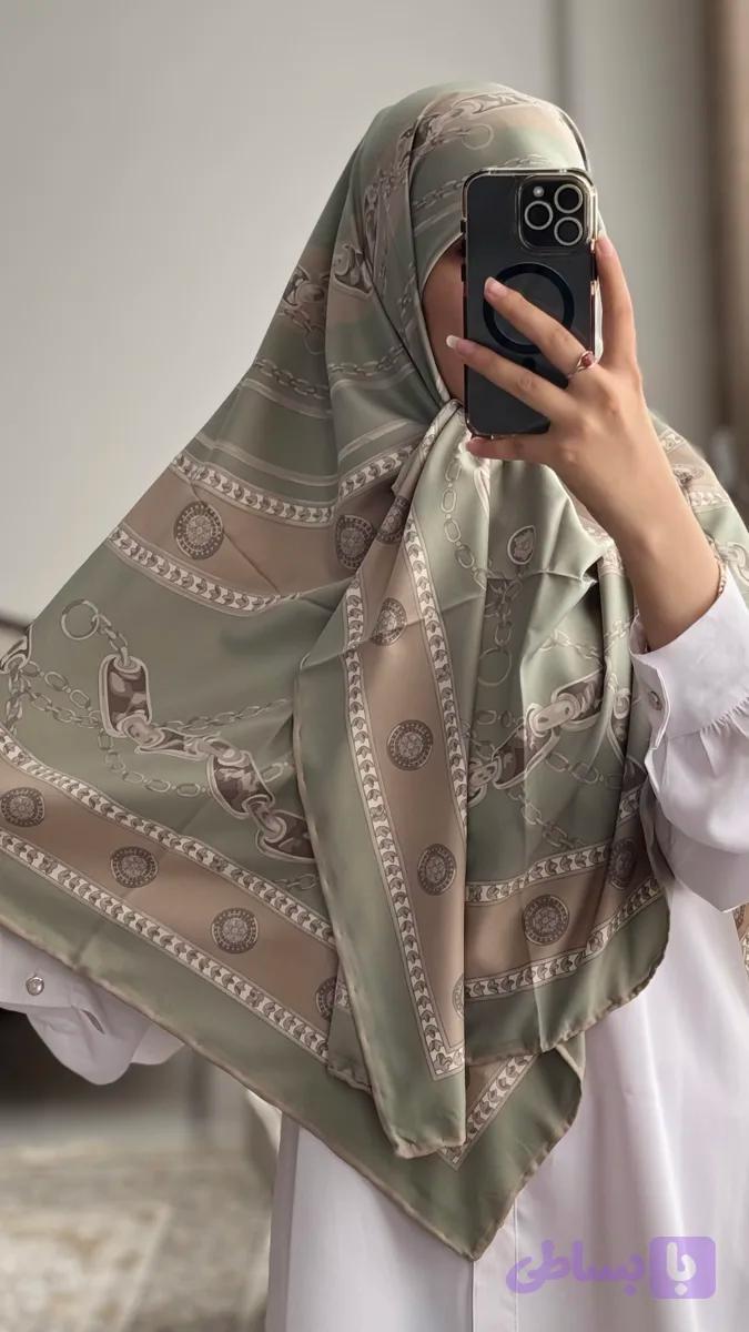 روسری ابریشم توییل وارداتی قواره۱۴۰دور دست دوز سبزو‌کرم