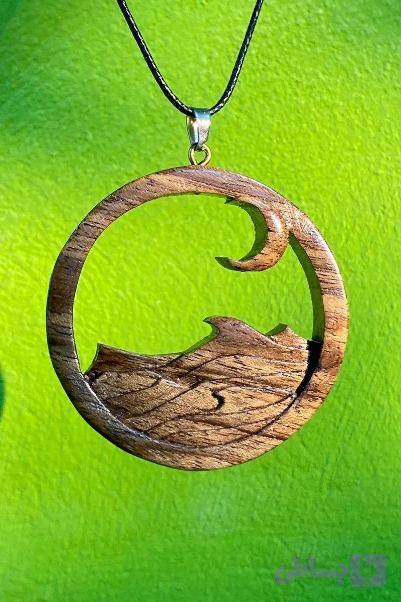 گردنبند ماه و دریا