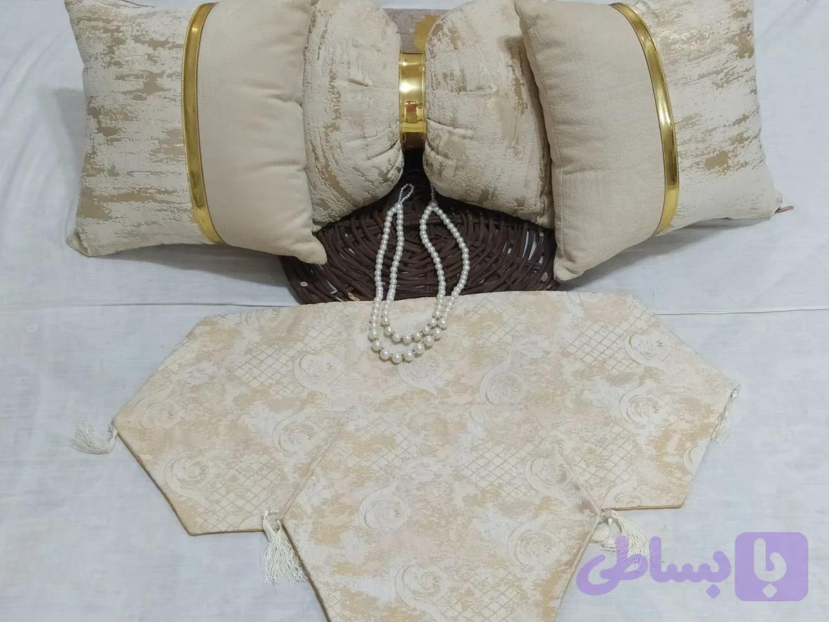 کوسن مخمل پتینه ترکیبی نوارطلایی مربع پرشده