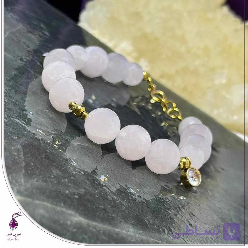 دستبند سنگ رز کوارتز گوی با خرجکار نگین کد B226 — تصویر 1