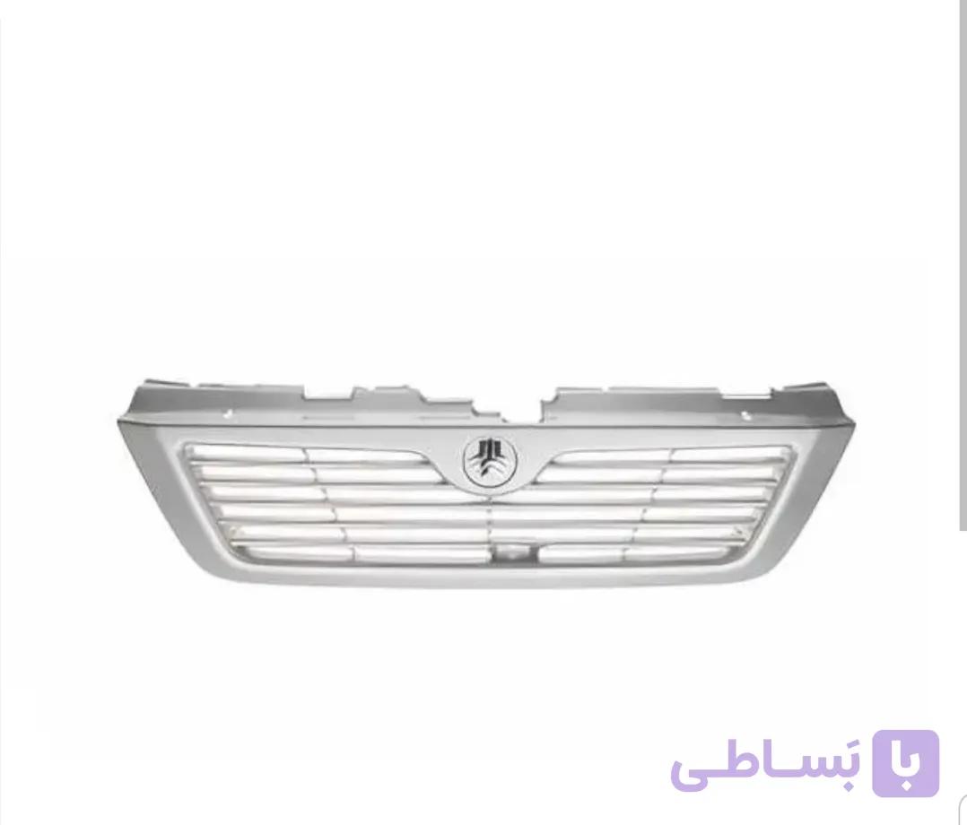 جلو پنجره ۱۳۲ سفید