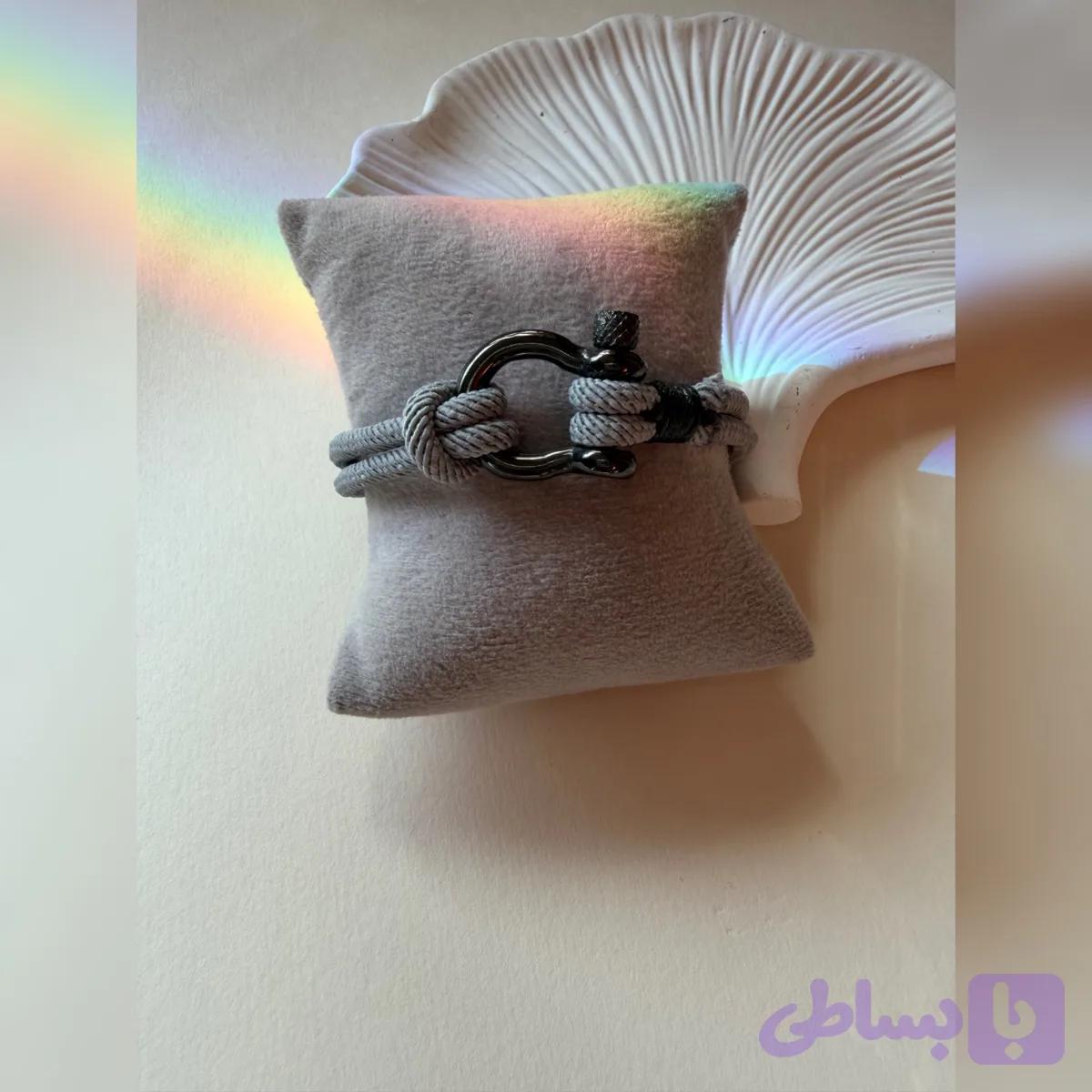 دستبند بندی طوسی