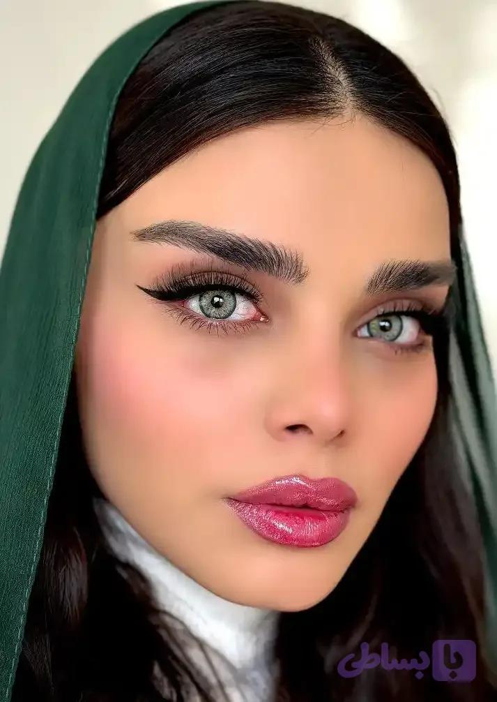 لنز یونیک نچرال گرین
