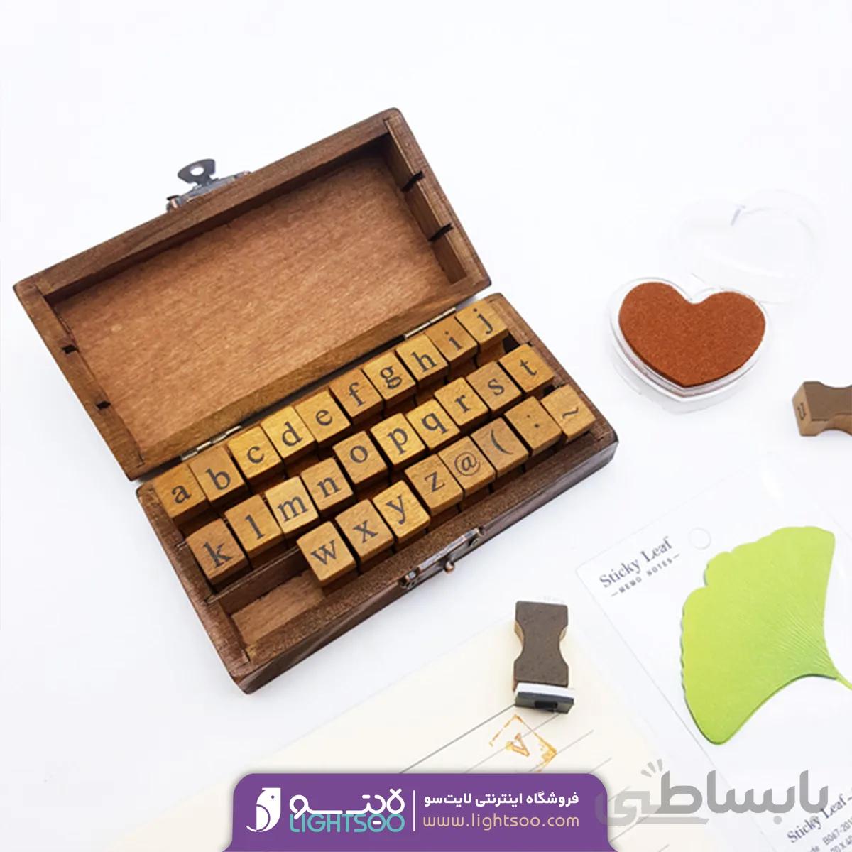 مهر چوبی ۳۰ عددی حروف کوچک همراه با جعبه چوبی
