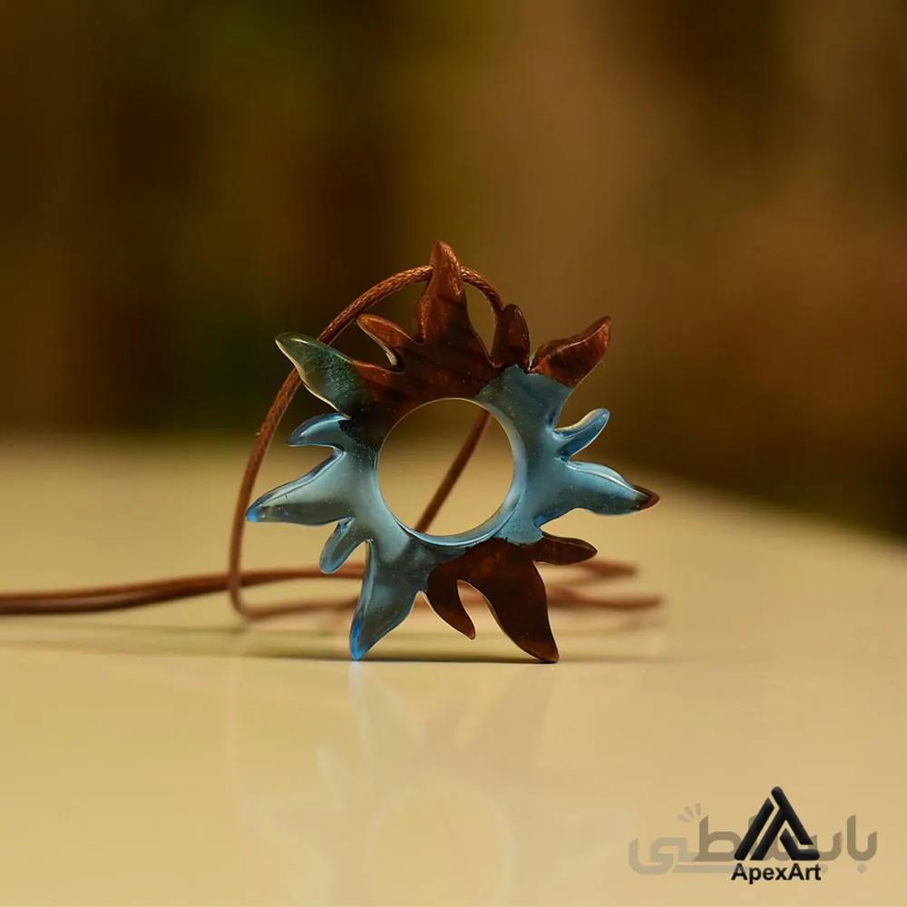 گردنبند رزینی طرح خورشید
