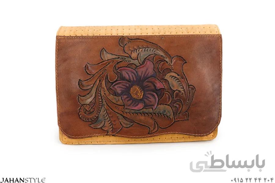 کیف دوشی چرم طبیعی قلمزنی طرح بنفشه
