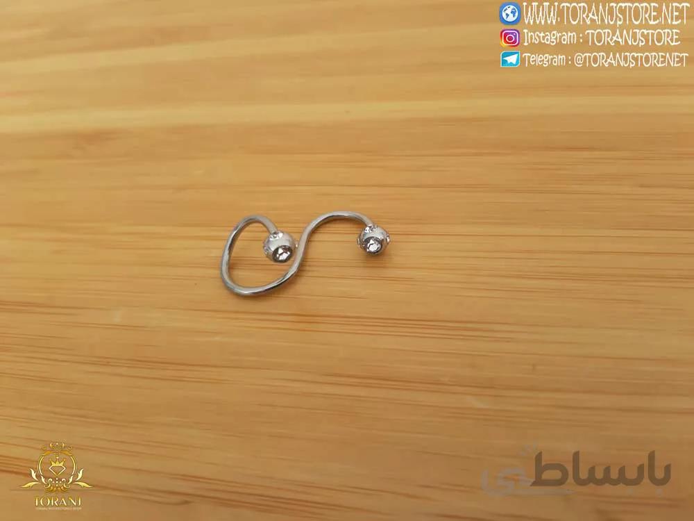 پیرسینگ لب و گوش دو سر نگین دار