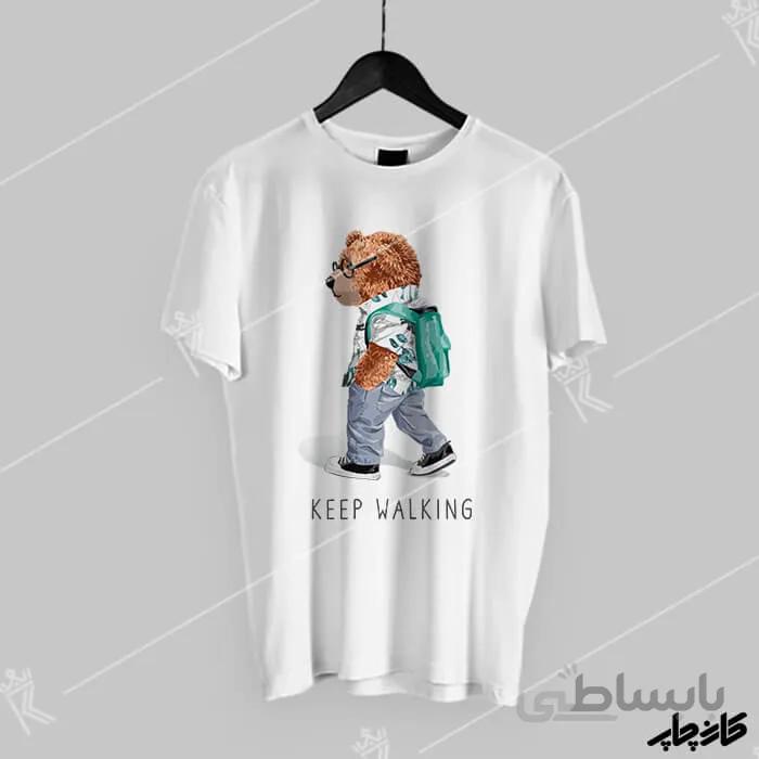 تیشرت تدی پیاده روی میکند