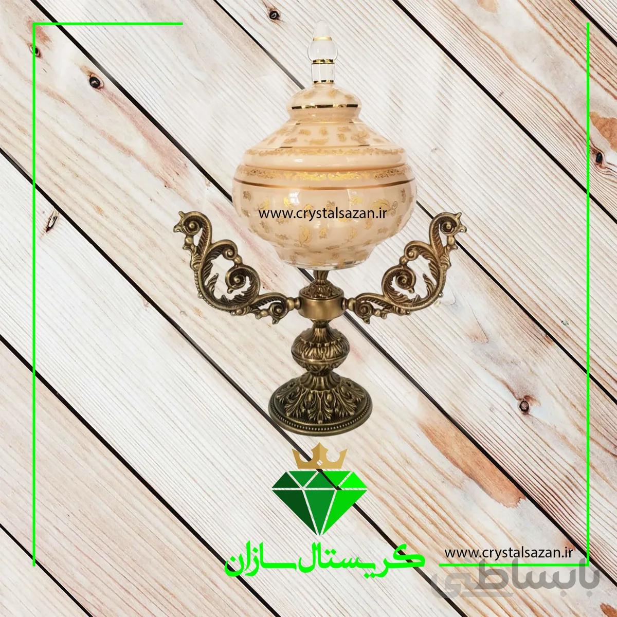 شکلات خوری درب دار پایه انتیک مدل برگ زرین کریستال سازان شیری کد k1245