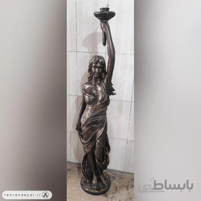 مجسمه ایستاده و شمعدان آرتمیس (Artemis)