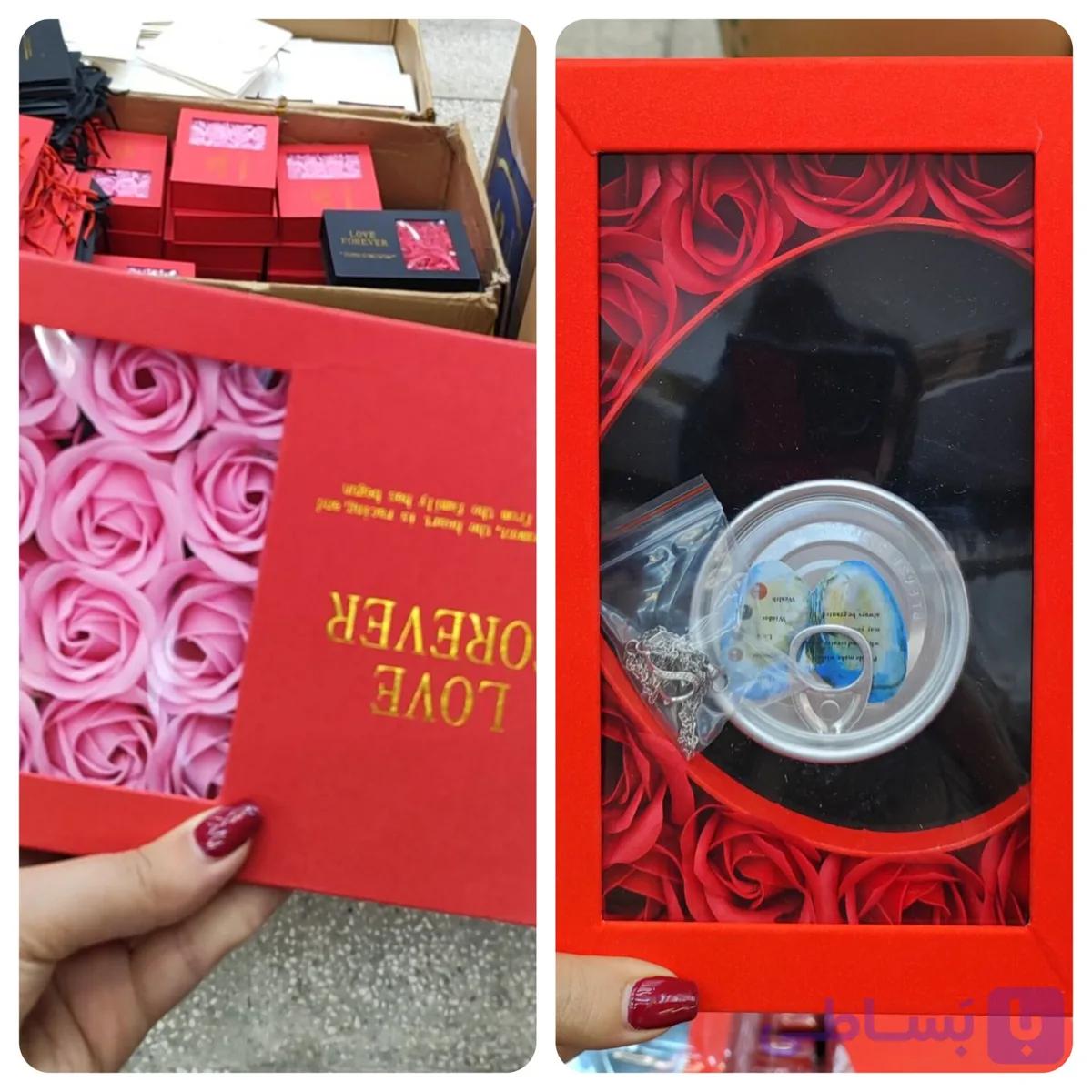 پک گل با گردنبند مروارید عشق 24415