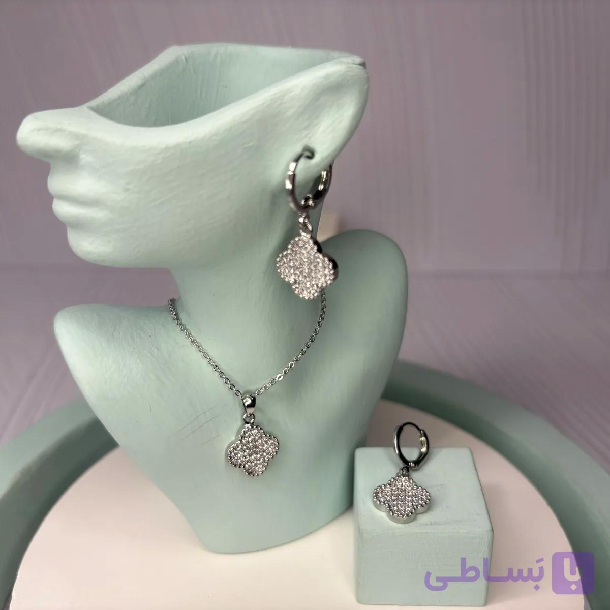 نیمست ونکلیف نگینی
