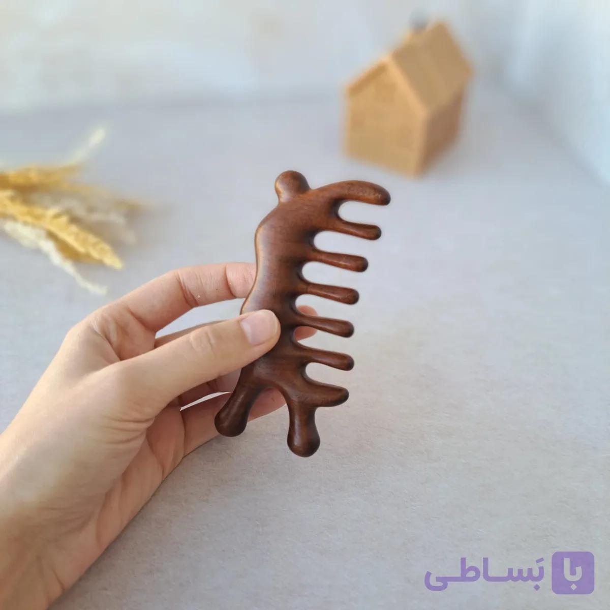 شانه چوبی ماساژ ۷ دندانه صندل | رشد مو و آرامش