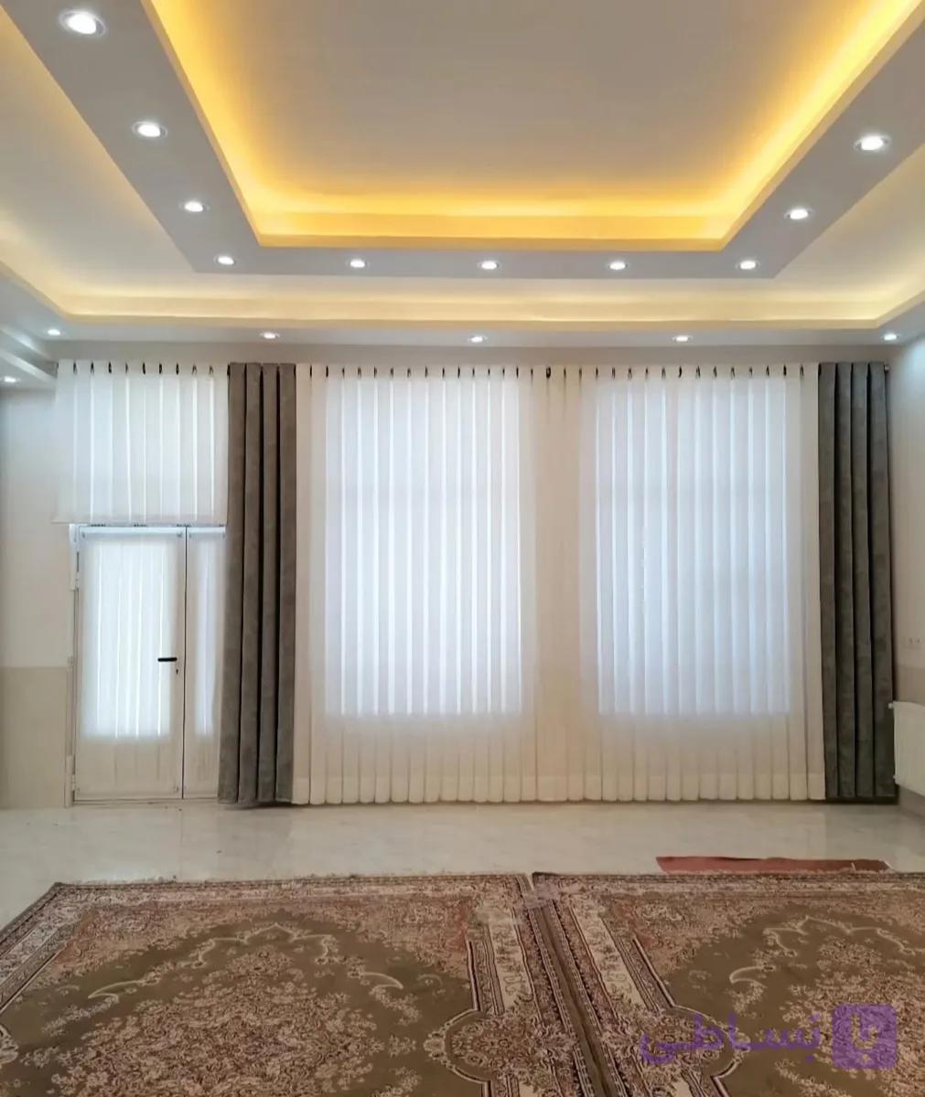 پرده پذیرایی حریر ساده مدل دوخت پلیسه برای پنجره ۴متری با زیر پرده