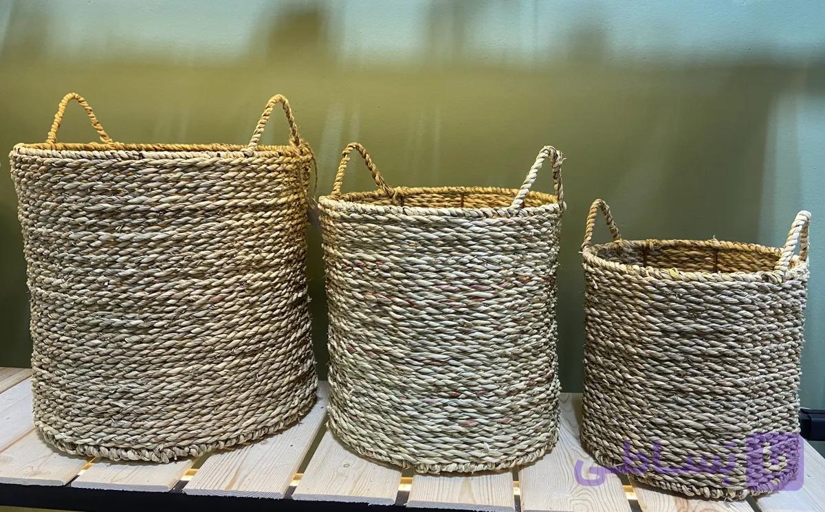 سبد لباس یا گلدان گرد سه تکه حصیری دسته دار