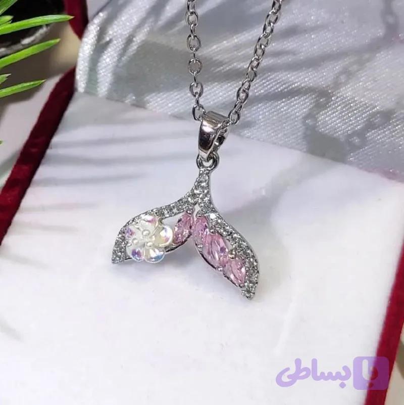 گردنبند دم وال