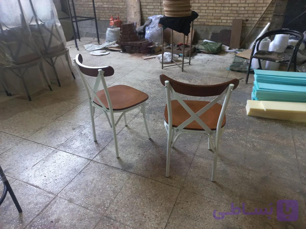 صندلی ناهارخوری فلزی سورنا مدل لهستانی پایه سفید